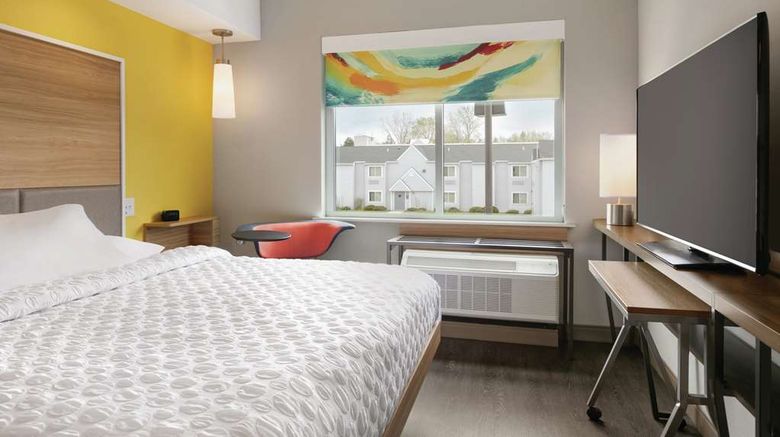 <b>Tru by Hilton Williamsville Buffalo Arpt Room</b>. Images powered by <a href="https://iceportal.shijigroup.com/" title="IcePortal" target="_blank">IcePortal</a>.