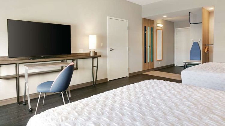 Tru by Hilton Williamsville Buffalo Arpt Room