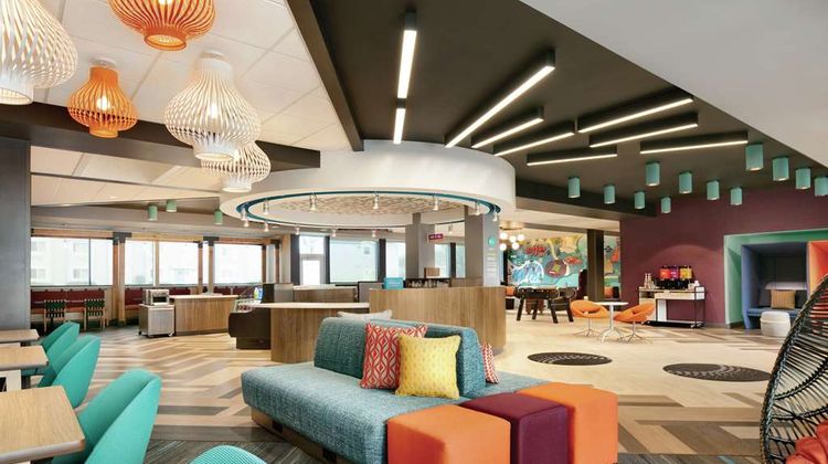 Tru by Hilton Williamsville Buffalo Arpt Lobby