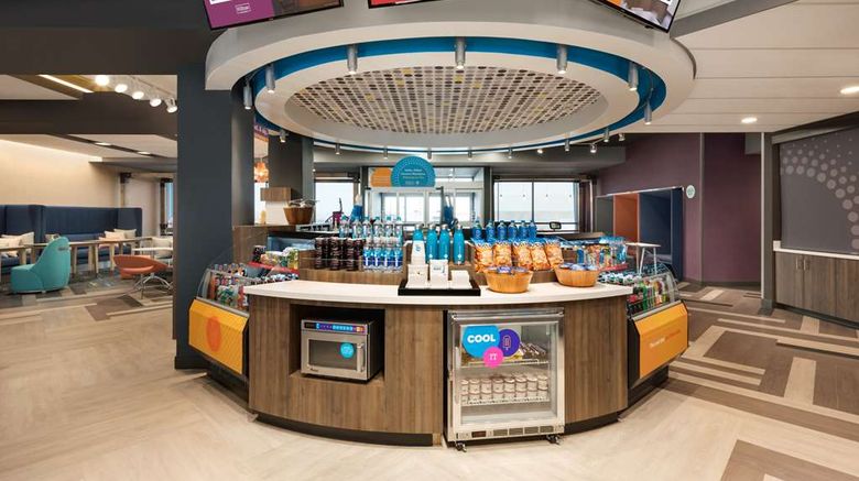 <b>Tru by Hilton Cedar Rapids Westdale Restaurant</b>. Images powered by <a href="https://iceportal.shijigroup.com/" title="IcePortal" target="_blank">IcePortal</a>.
