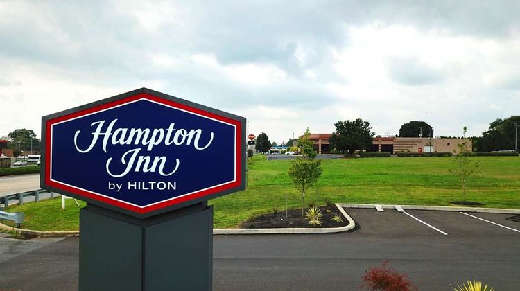 Hampton Inn Lebanon Exterior