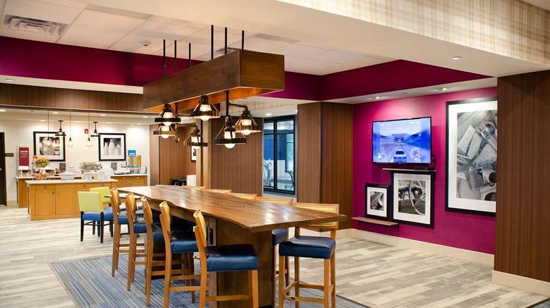 <b>Hampton Inn Lebanon Lobby</b>. Images powered by <a href="https://iceportal.shijigroup.com/" title="IcePortal" target="_blank">IcePortal</a>.