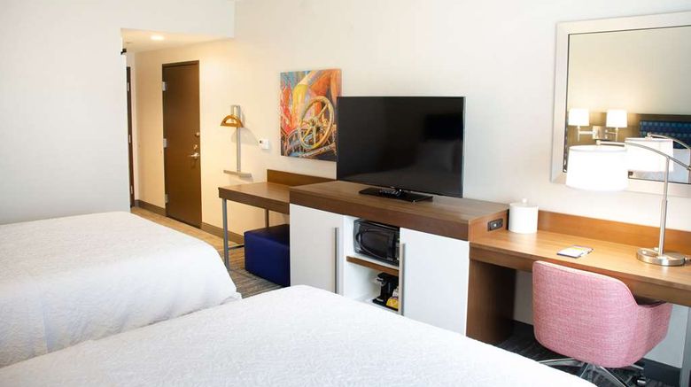 <b>Hampton Inn Lebanon Room</b>. Images powered by <a href="https://iceportal.shijigroup.com/" title="IcePortal" target="_blank">IcePortal</a>.