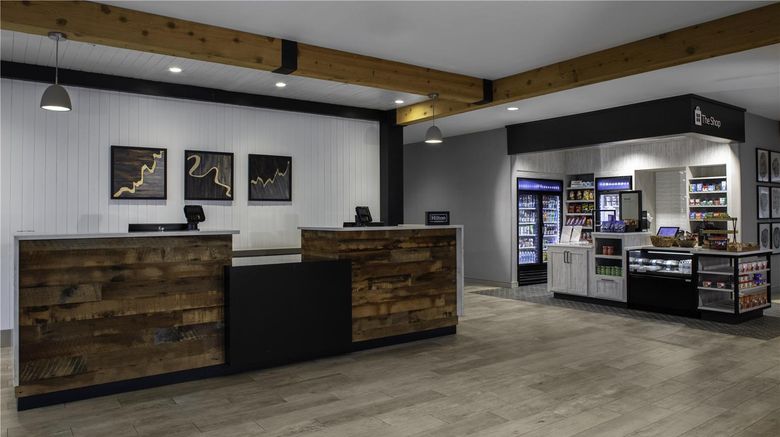 <b>Hilton Garden Inn Jackson Lobby</b>. Images powered by <a href="https://iceportal.shijigroup.com/" title="IcePortal" target="_blank">IcePortal</a>.