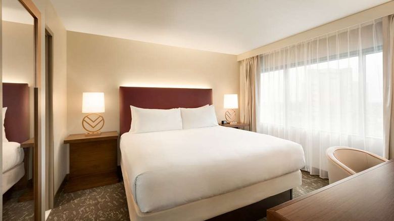 <b>Embassy Suites Phoenix Downtown North Room</b>. Images powered by <a href="https://iceportal.shijigroup.com/" title="IcePortal" target="_blank">IcePortal</a>.