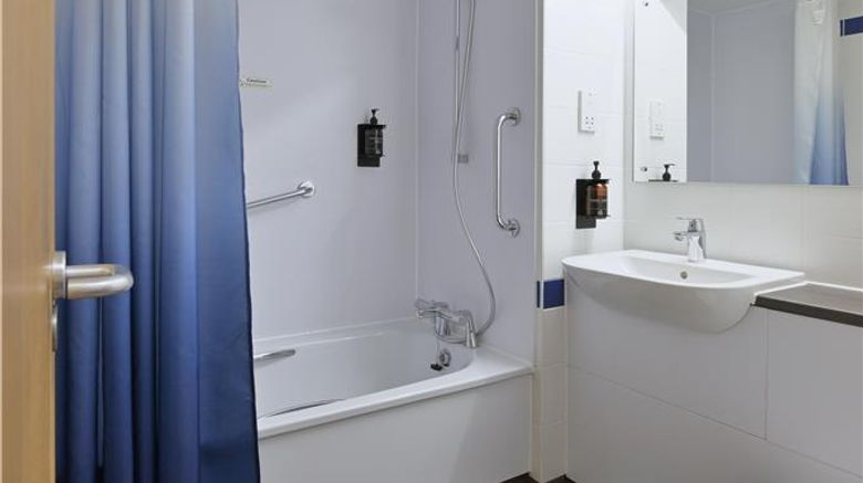 <b>Travelodge Aberdeen Bucksburn Room</b>. Images powered by <a href="https://iceportal.shijigroup.com/" title="IcePortal" target="_blank">IcePortal</a>.