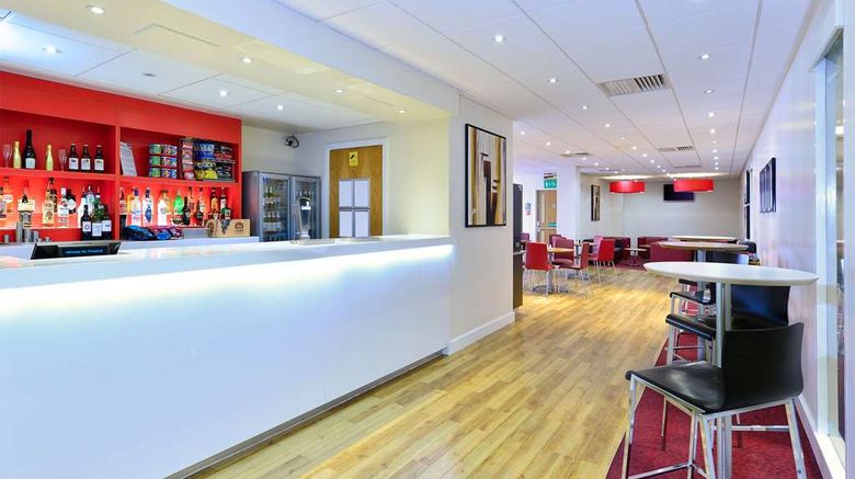<b>Travelodge Aberdeen Central Restaurant</b>. Images powered by <a href="https://iceportal.shijigroup.com/" title="IcePortal" target="_blank">IcePortal</a>.