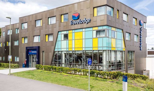 Travelodge Aldershot Exterior