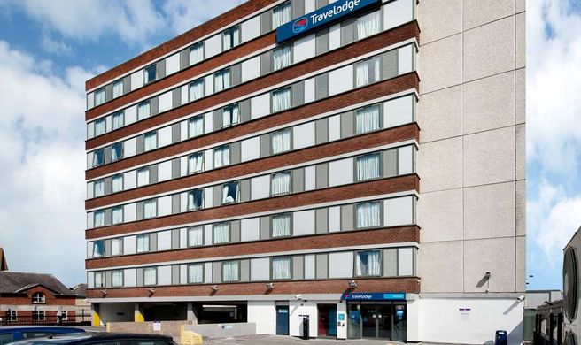 Travelodge Altrincham Central Exterior
