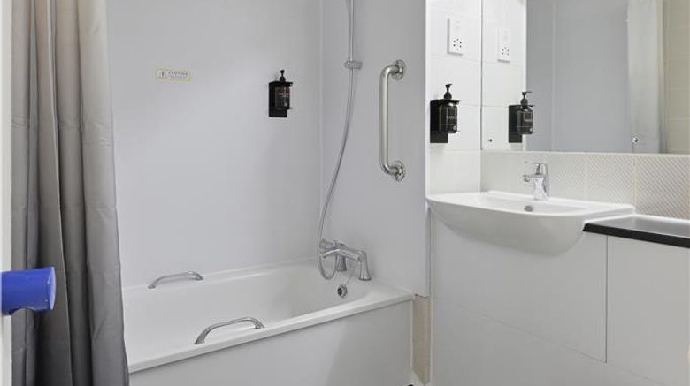 <b>Travelodge-Stonehenge Room</b>. Images powered by <a href="https://iceportal.shijigroup.com/" title="IcePortal" target="_blank">IcePortal</a>.