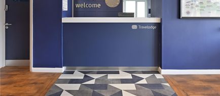 Travelodge-Stonehenge Lobby