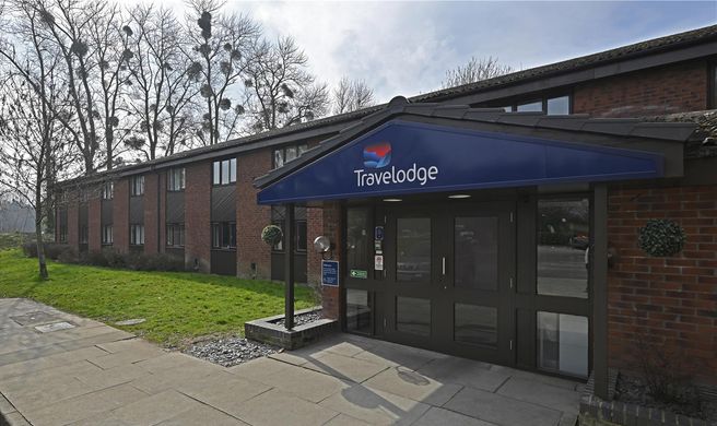 Travelodge-Stonehenge Exterior