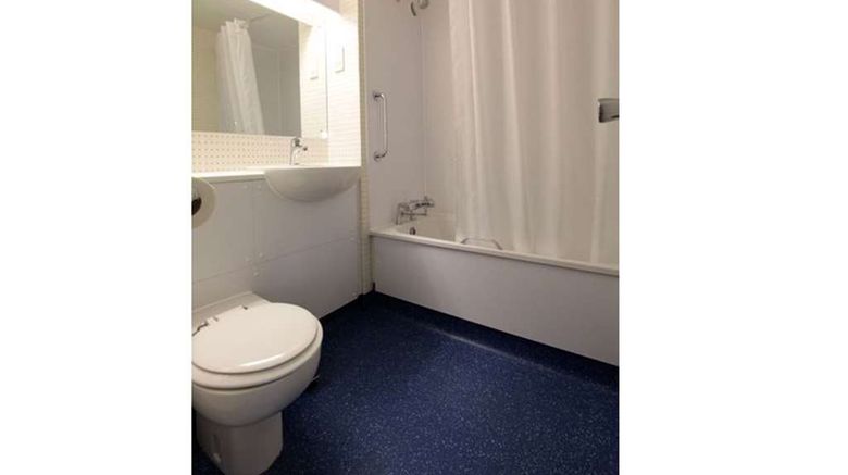 <b>Travelodge Arundel Fontwell Suite</b>. Images powered by <a href="https://iceportal.shijigroup.com/" title="IcePortal" target="_blank">IcePortal</a>.