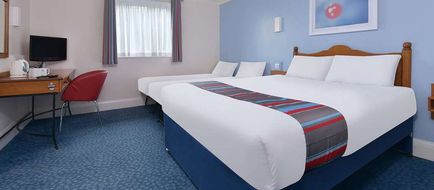 Travelodge Arundel Fontwell Park Hotel Room