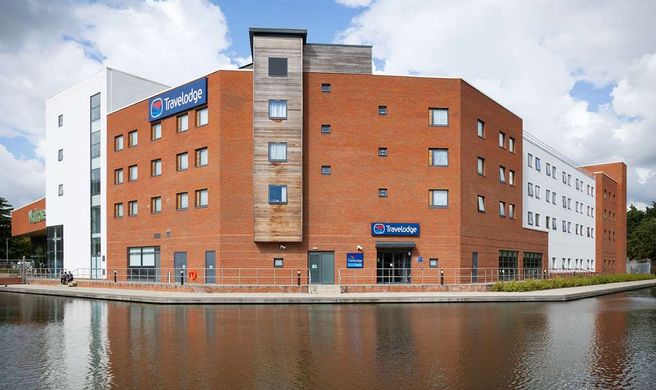 Travelodge Aylesbury Exterior