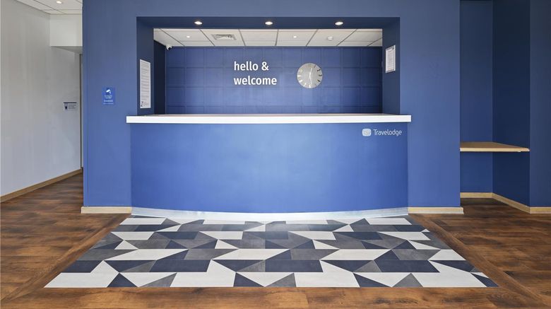 <b>Travelodge Basildon Lobby</b>. Images powered by <a href="https://iceportal.shijigroup.com/" title="IcePortal" target="_blank">IcePortal</a>.