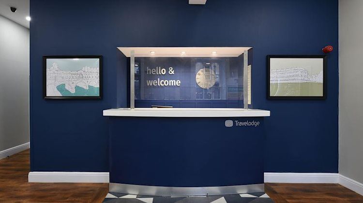 Travelodge Bath Lobby