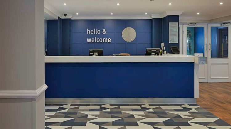 Travelodge Bath Waterside Lobby