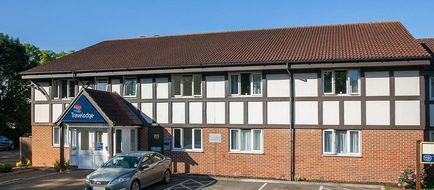 Travelodge Bedford Goldington Road Exterior