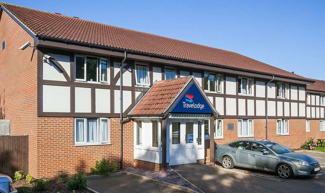 Travelodge Bedford Goldington Road Exterior