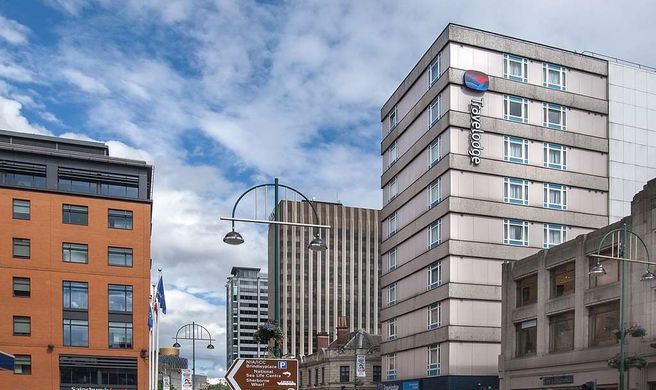 Travelodge Birmingham Central Exterior
