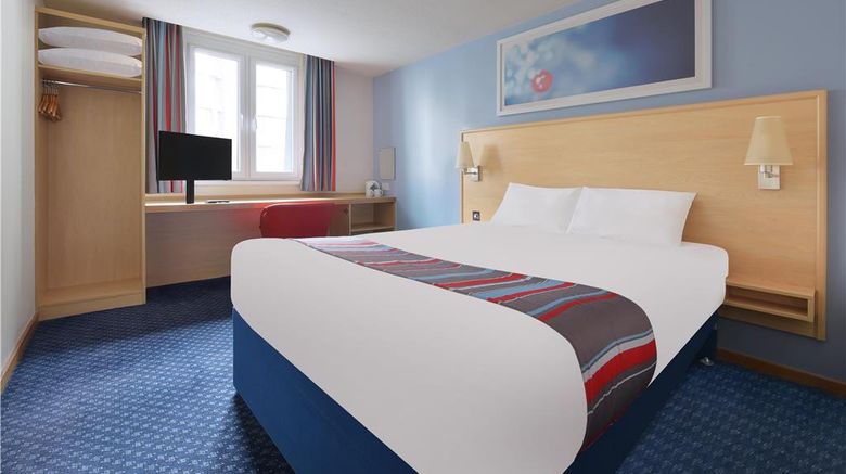 <b>Travelodge Birmingham Central Broadway Room</b>. Images powered by <a href="https://iceportal.shijigroup.com/" title="IcePortal" target="_blank">IcePortal</a>.