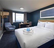 Travelodge Birmingham Halesowen Room