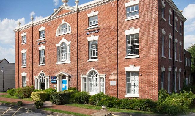 Travelodge Birmingham Kingswinford Exterior