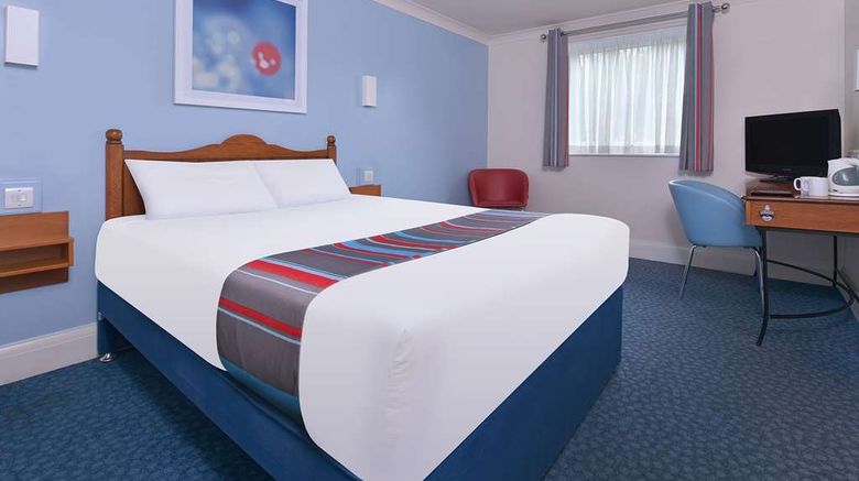 <b>Travelodge Birmingham Kingswinford Room</b>. Images powered by <a href="https://iceportal.shijigroup.com/" title="IcePortal" target="_blank">IcePortal</a>.