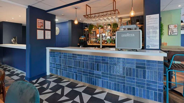 <b>Travelodge Bracknell Central Restaurant</b>. Images powered by <a href="https://iceportal.shijigroup.com/" title="IcePortal" target="_blank">IcePortal</a>.