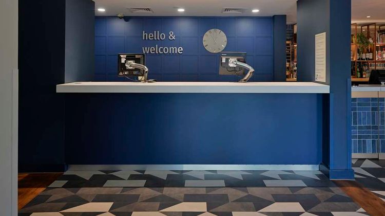 Travelodge Bracknell Central Lobby