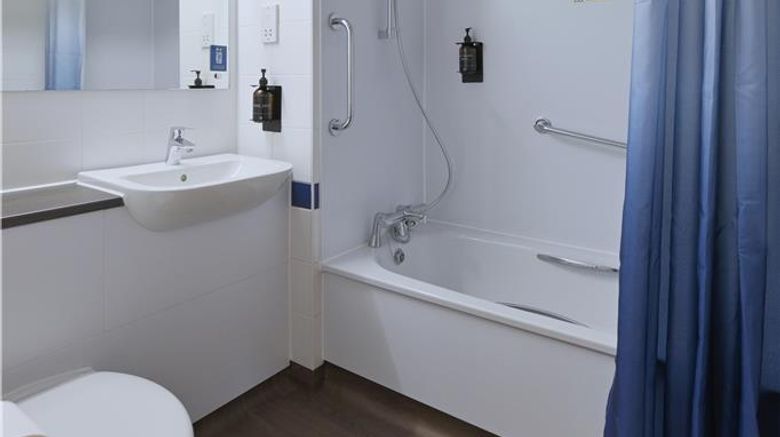 <b>Travelodge Bradford Room</b>. Images powered by <a href="https://iceportal.shijigroup.com/" title="IcePortal" target="_blank">IcePortal</a>.