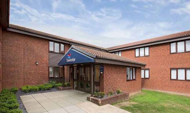 Travelodge Brentwood East Horndon Exterior
