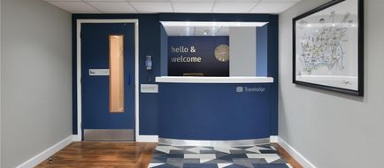 Travelodge-Cribbs Causeway Lobby