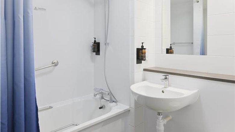 <b>Travelodge Bromborough Room</b>. Images powered by <a href="https://iceportal.shijigroup.com/" title="IcePortal" target="_blank">IcePortal</a>.
