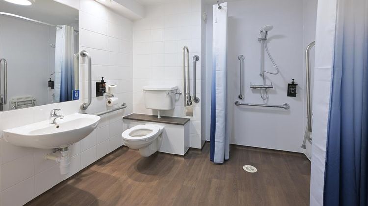 Travelodge Bromborough Room