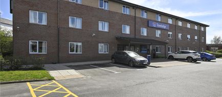 Travelodge Bury Exterior