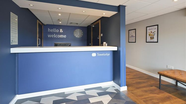 Travelodge Caerphilly Lobby