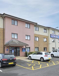 Travelodge Caerphilly