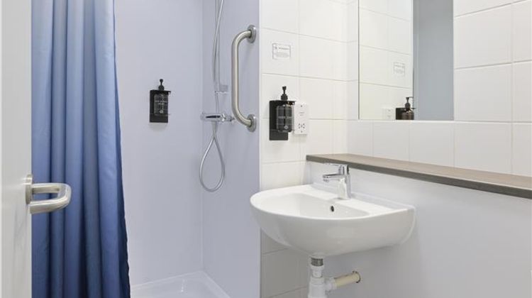 Travelodge Caerphilly Room