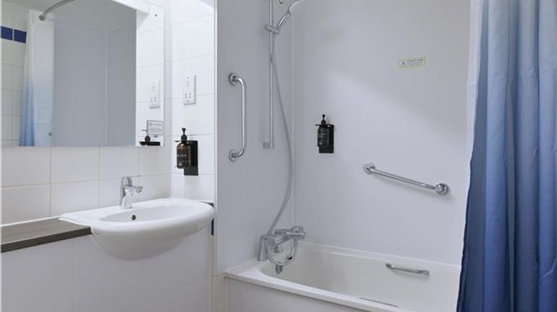 <b>Travelodge Cambridge Fourwentways Room</b>. Images powered by <a href="https://iceportal.shijigroup.com/" title="IcePortal" target="_blank">IcePortal</a>.