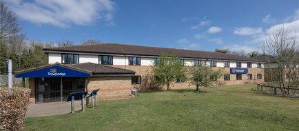 Travelodge Cambridge Fourwentways Exterior