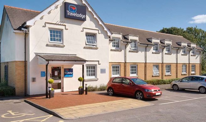 Travelodge Cardiff Airport Hotel Exterior