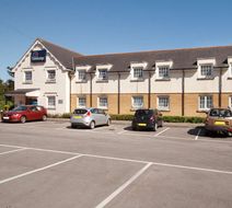 Travelodge Cardiff Airport Hotel Exterior