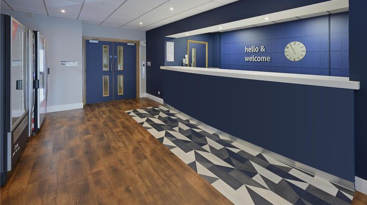 Travelodge Cardiff Central Lobby
