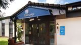 Travelodge Cardiff Llanedeyrn Exterior