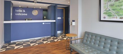 Travelodge Caterham Whyteleafe Lobby