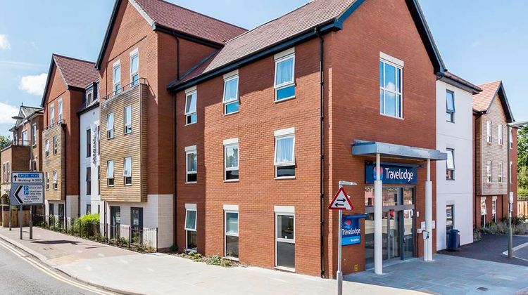 Travelodge Chertsey Exterior