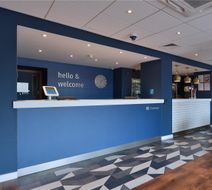 Travelodge Cheshunt Lobby