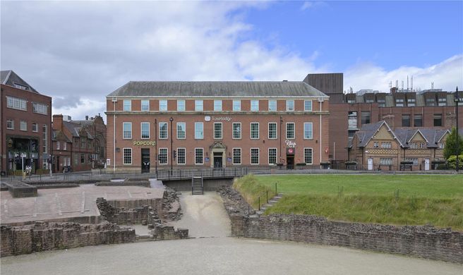 Travelodge Chester Central Exterior
